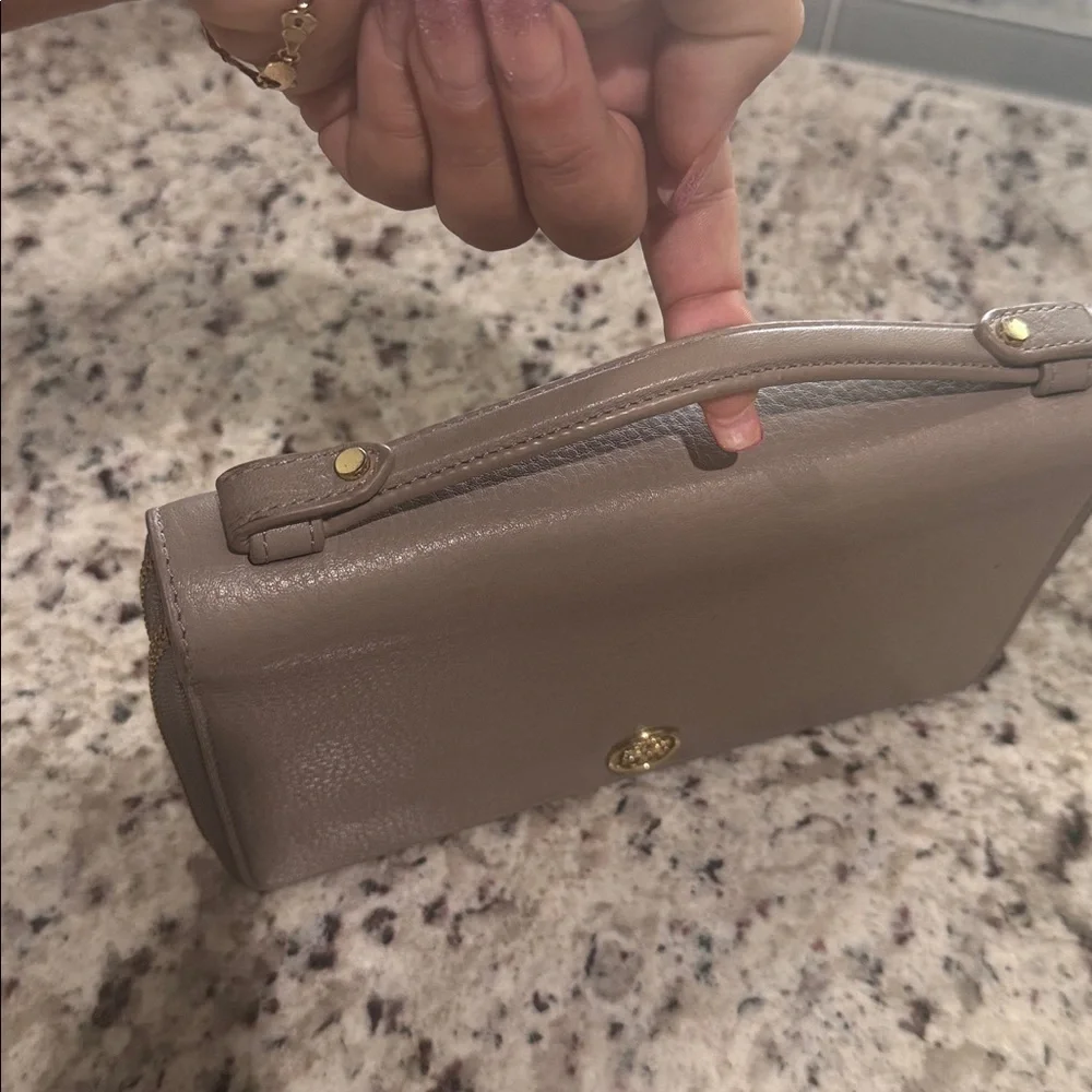Tory Burch Beige Leather clutch